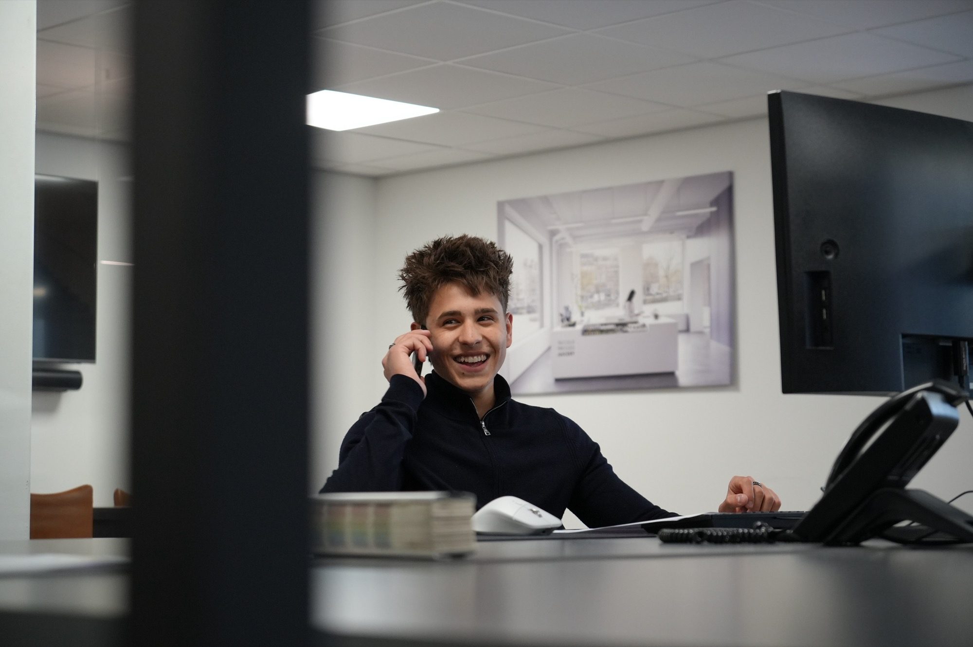 A colleague at work in the Bouter Bouw office